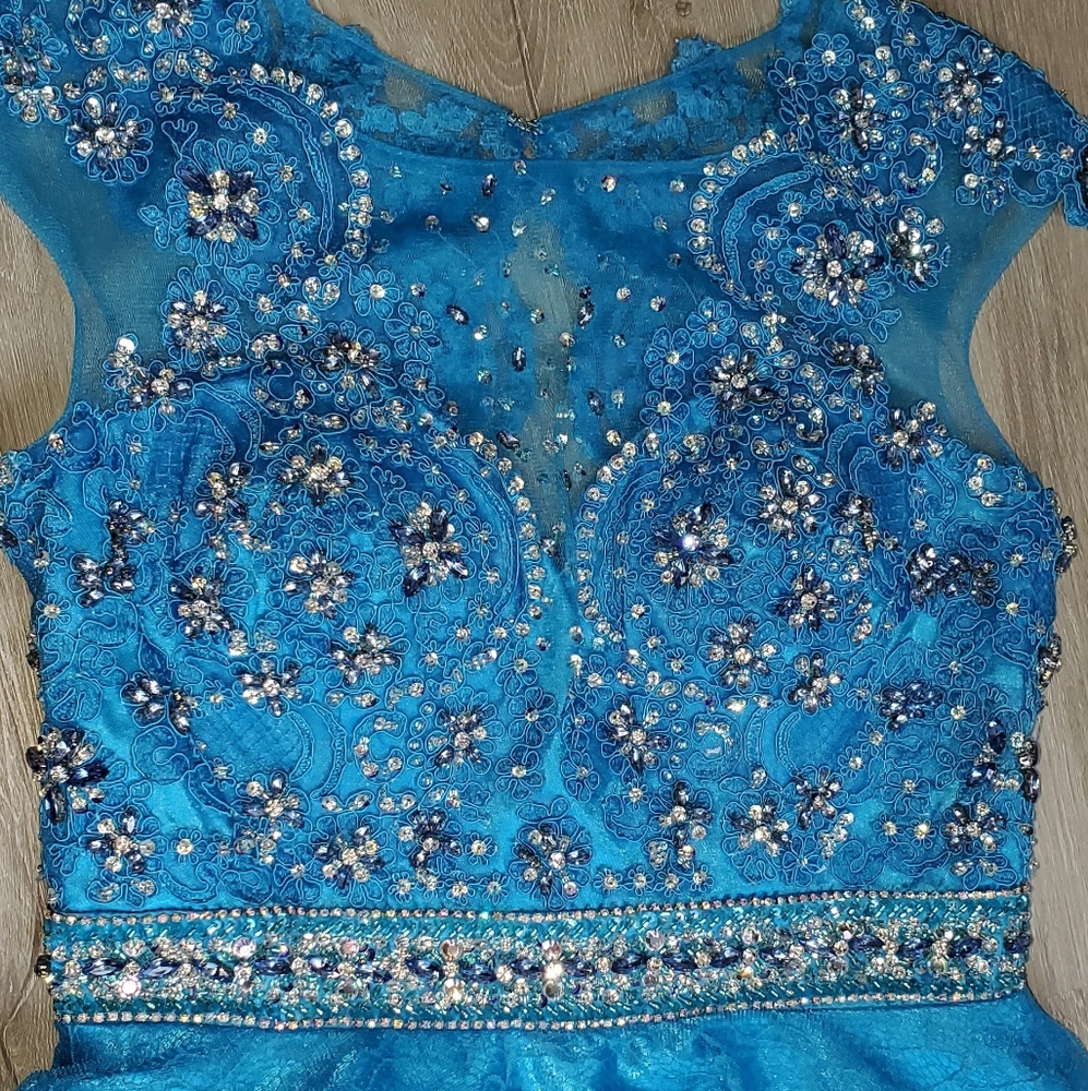Dress - Picture 6 of 8